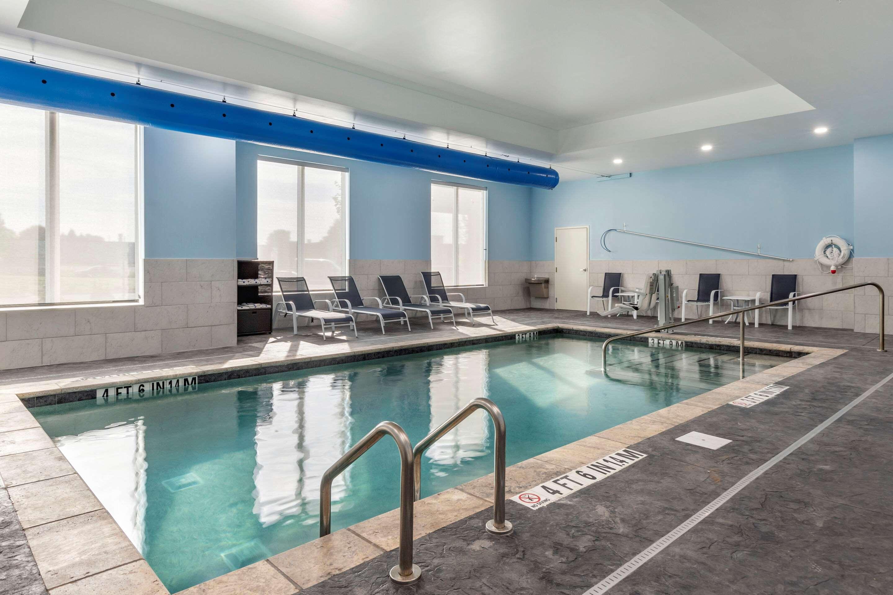 Comfort Suites Greenville Airport エクステリア 写真